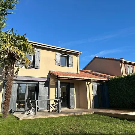 Sunny House - Villa 4 Chambres - Saint Genis Les Ollieres Exterior photo